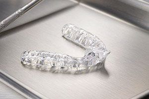 Clear nightguard on metal tray